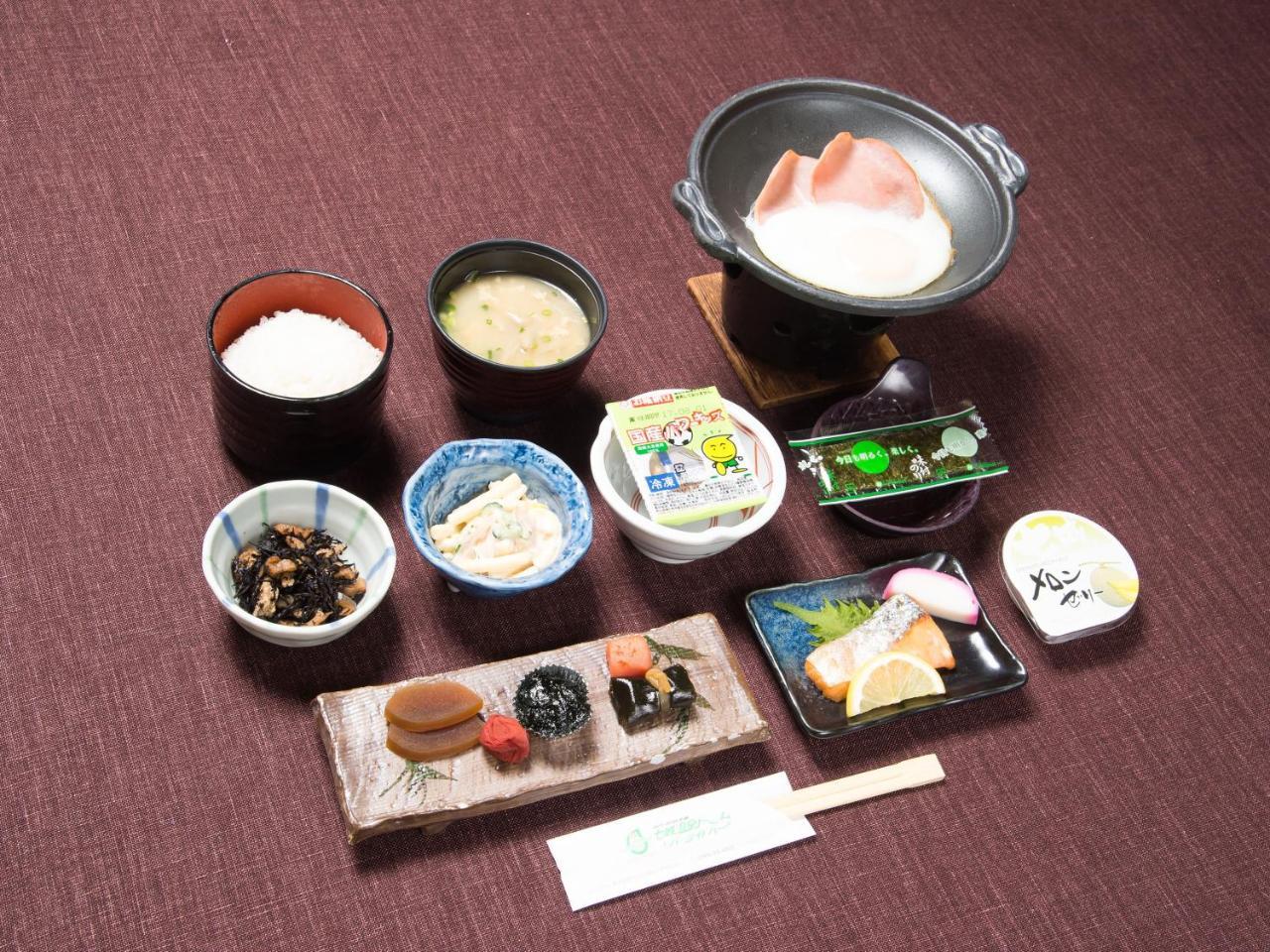 Shichijo Onsen Dome Hotel Kikuchi Buitenkant foto