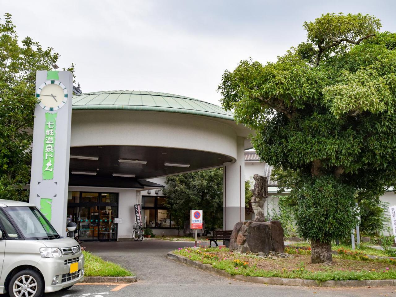 Shichijo Onsen Dome Hotel Kikuchi Buitenkant foto