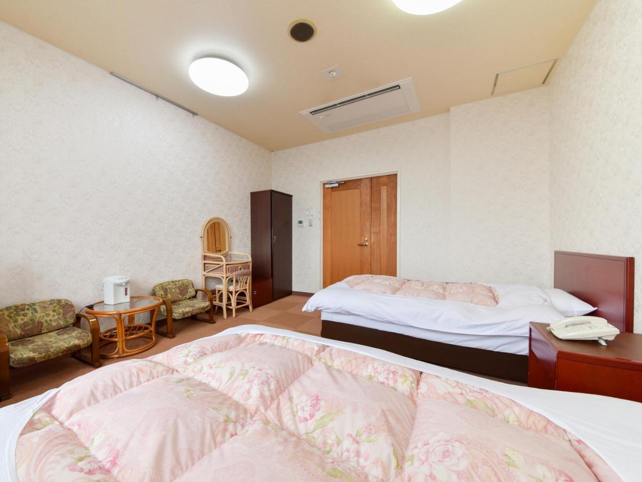 Shichijo Onsen Dome Hotel Kikuchi Buitenkant foto